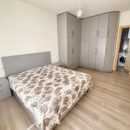 Bright & Peaceful 2-bedroom Near Zoo And The Park Appartement